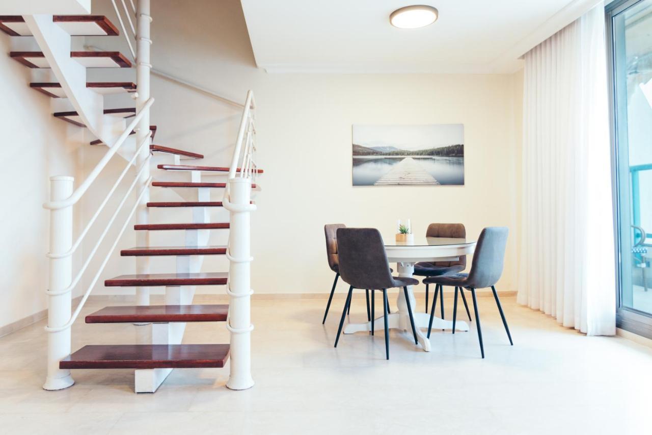Almog Beach Apt Hotel מלון דירות אלמוג ביץ' Haifa Kültér fotó