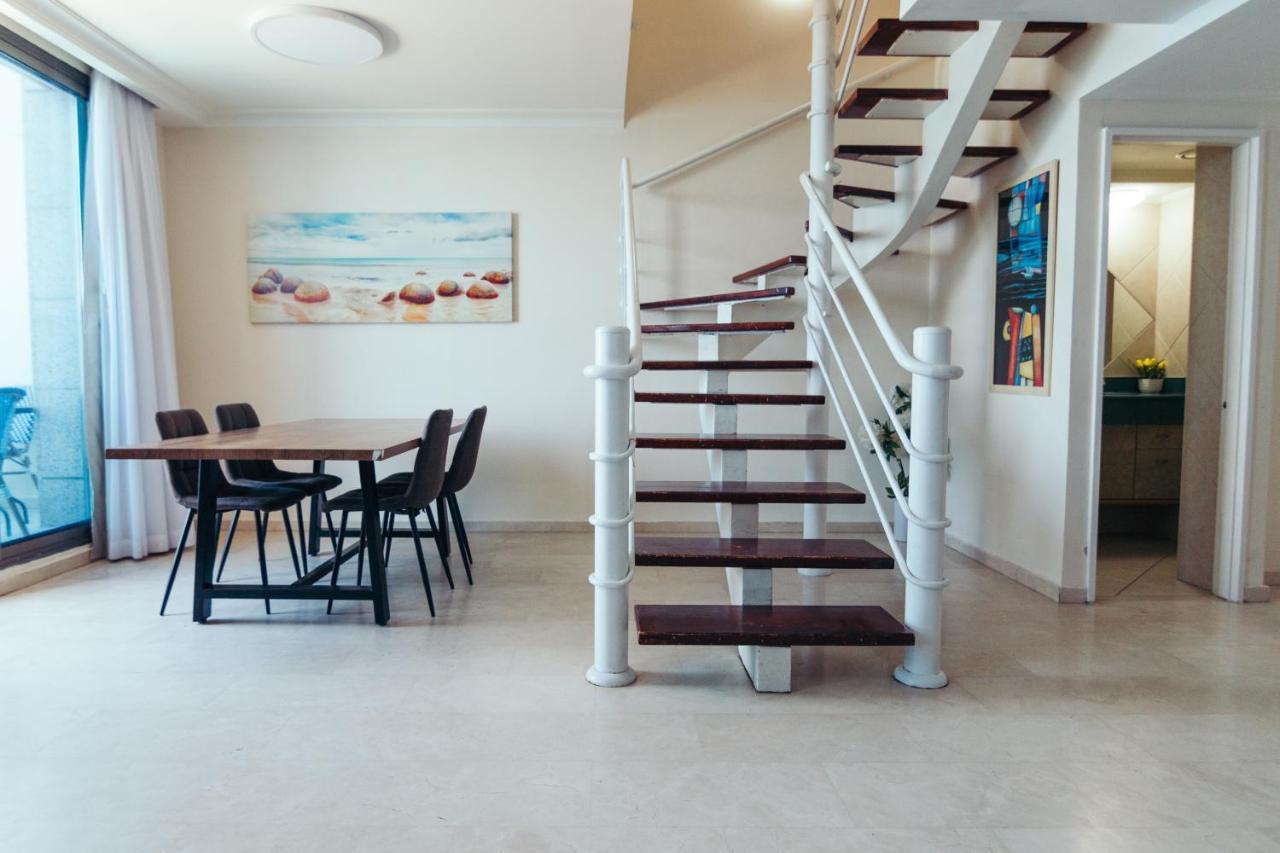 Almog Beach Apt Hotel מלון דירות אלמוג ביץ' Haifa Kültér fotó
