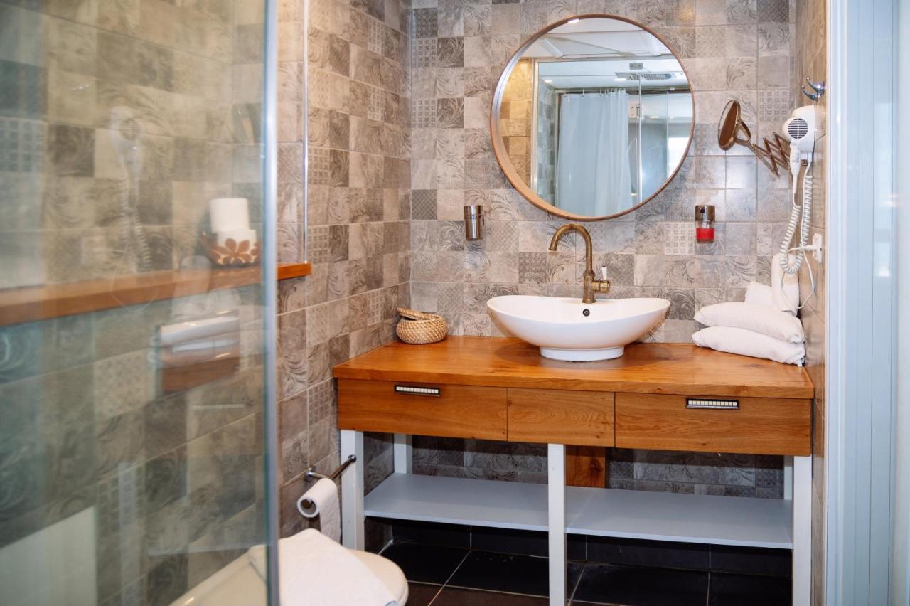 Almog Beach Apt Hotel מלון דירות אלמוג ביץ' Haifa Kültér fotó